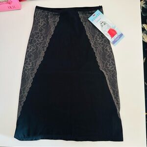 ASSETS BY SPANX Black Lace Detail Luxe & Lean Half Slip